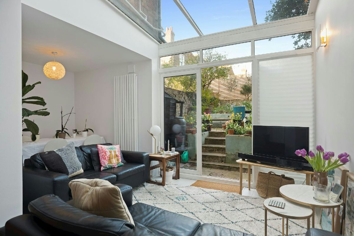 Miranda Road  Whitehall Park N19 3RB, London - £850,000